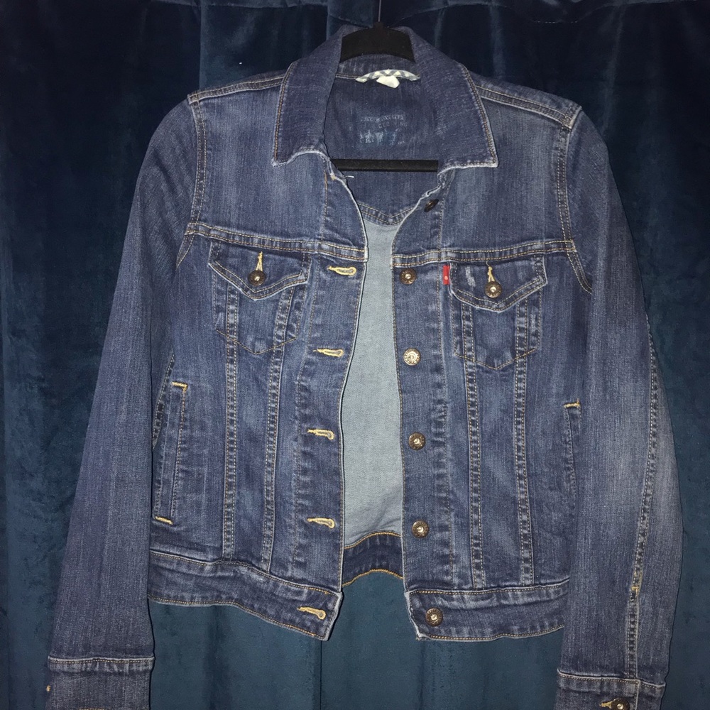 Levi’s Medium Wash Distressed Denim Trucker Jacket